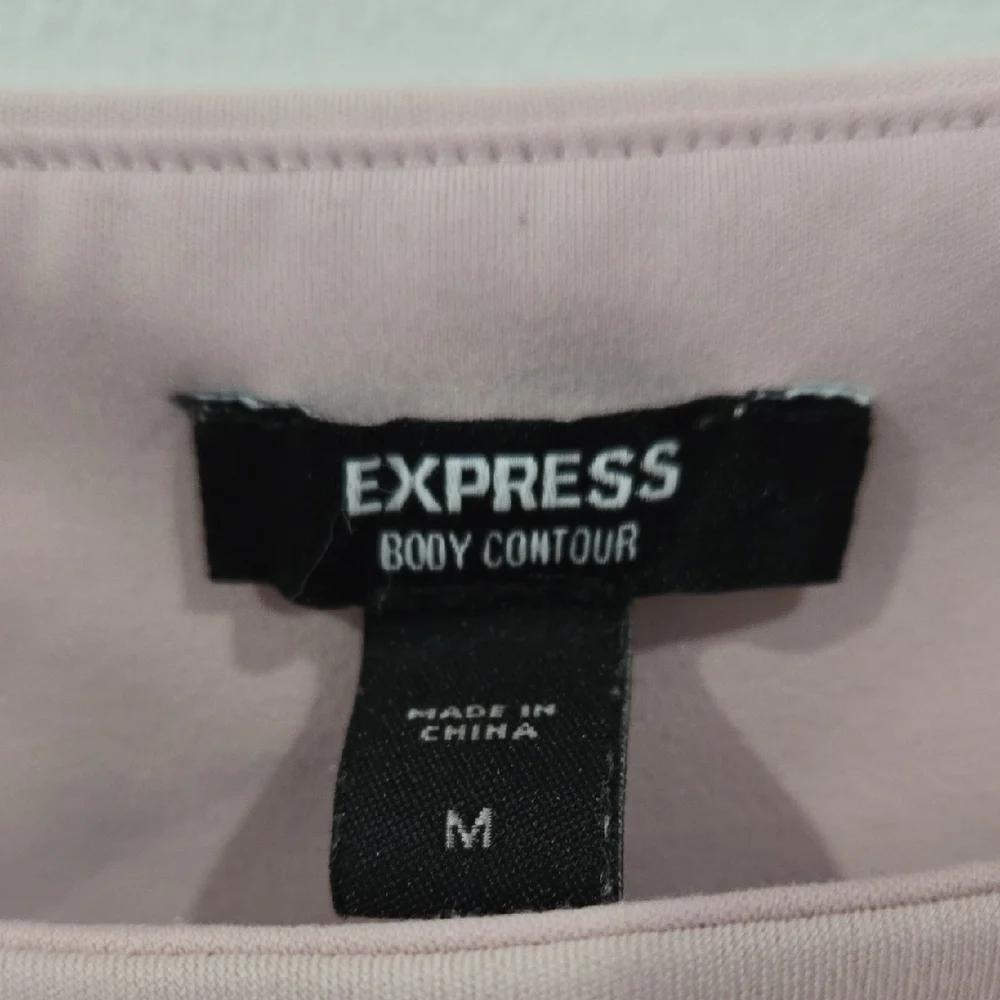 Express Light Pink Short Sleeve Crop Top - Picture 2 of 7